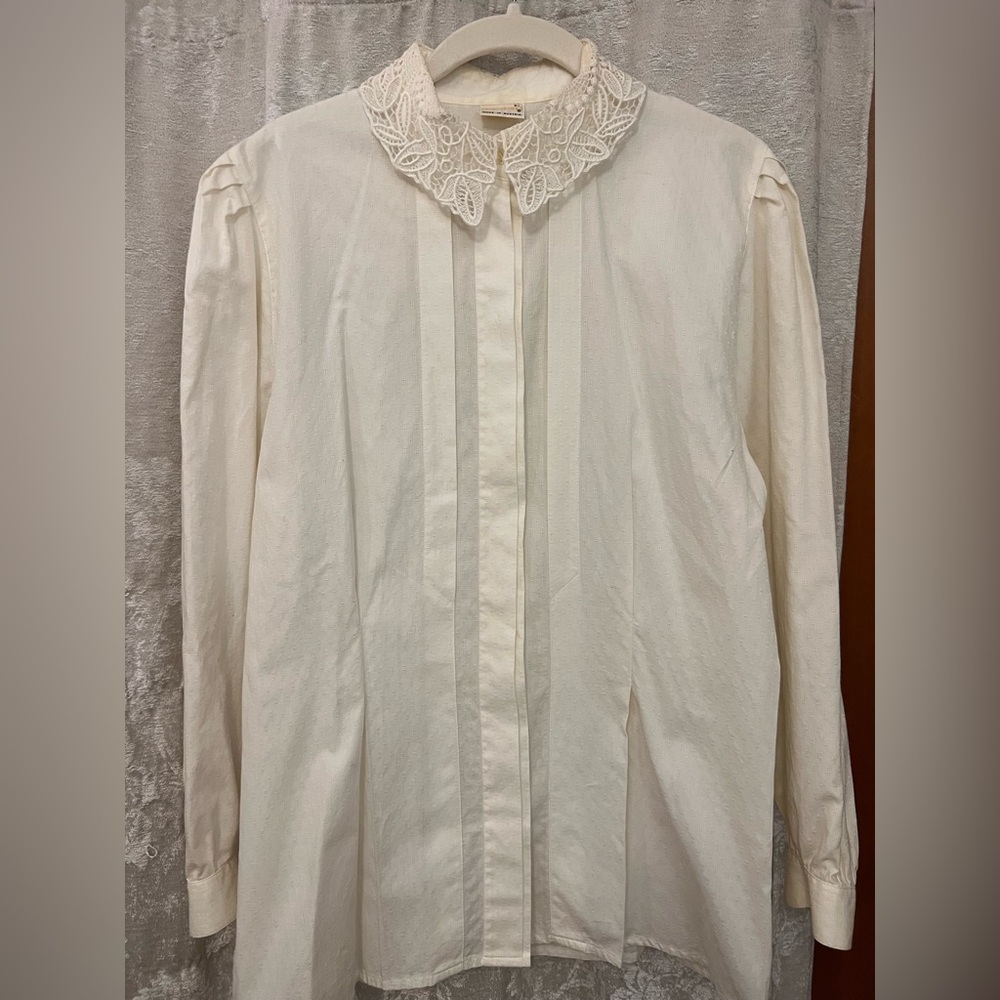 Vintage Austrian Ivory Lace Collar Blouse